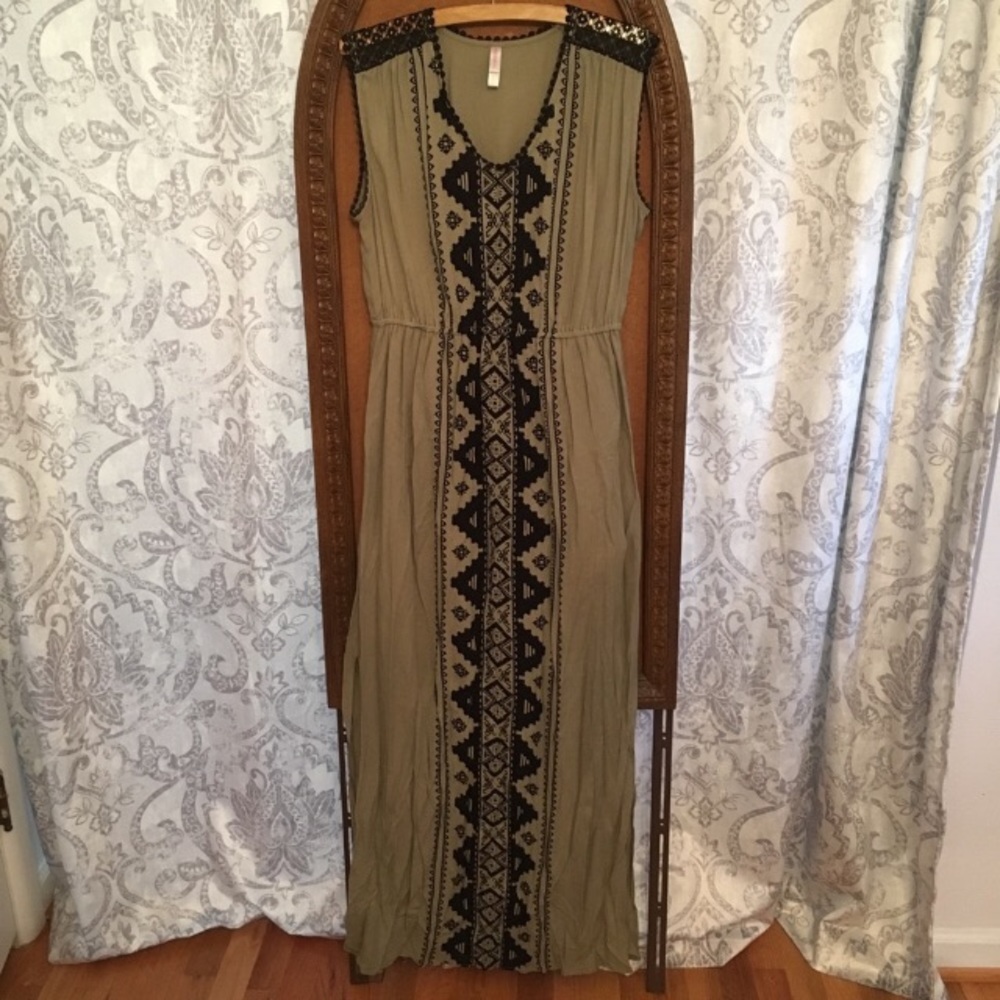 Xhilaration Aztec Green and Black Maxi Dress